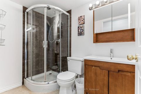 Photo 27 at 1001 - 40 Harding Boulevard W, North Richvale, Richmond Hill