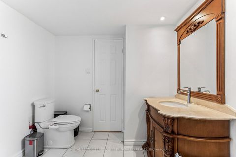 Photo 34 at 1001 - 40 Harding Boulevard W, North Richvale, Richmond Hill