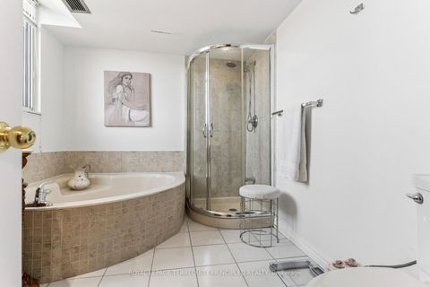 Photo 35 at 1001 - 40 Harding Boulevard W, North Richvale, Richmond Hill