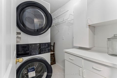 Photo 36 at 1001 - 40 Harding Boulevard W, North Richvale, Richmond Hill