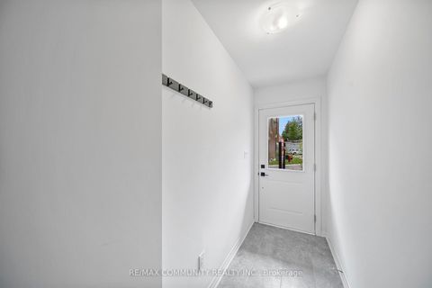 Photo 4 at 1672 Pleasure Valley Path N, Samac, Oshawa