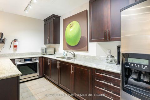 Photo 25 at 1203 - 900 Mount Pleasant Road, Mount Pleasant West, Toronto