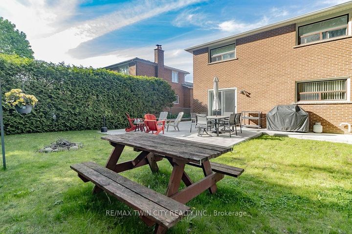 Photo 5 at 20 Manorcrest Street, Central Park, Brampton