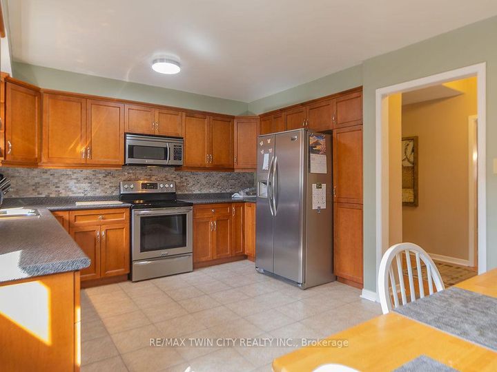 Photo 18 at 20 Manorcrest Street, Central Park, Brampton