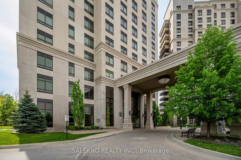 Photo 2 at 915 - 9255 Jane Street, Maple, Vaughan