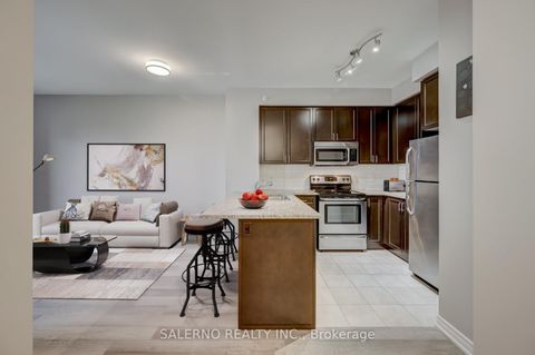 Photo 9 at 915 - 9255 Jane Street, Maple, Vaughan