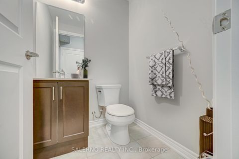 Photo 12 at 915 - 9255 Jane Street, Maple, Vaughan