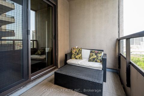 Photo 18 at 915 - 9255 Jane Street, Maple, Vaughan