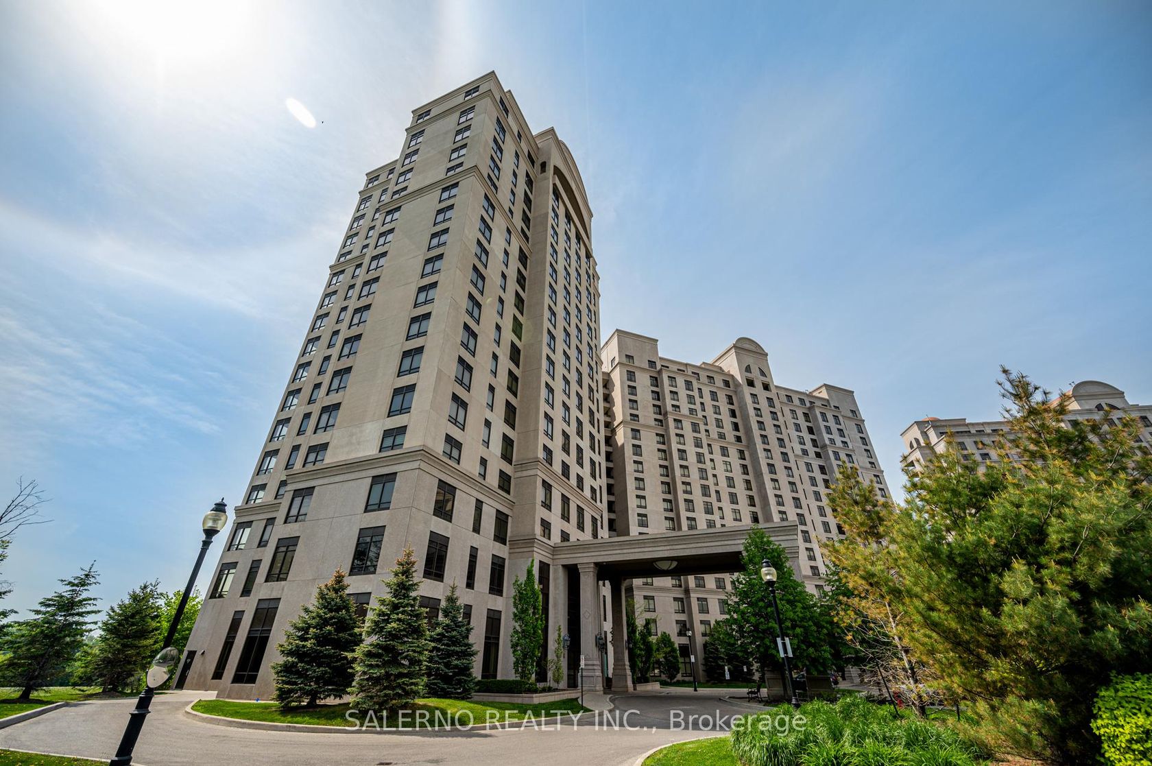 915 - 9255 Jane Street, Maple, Vaughan 