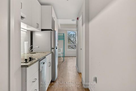 Photo 4 at 220 - 1800 Simcoe Street N, Samac, Oshawa