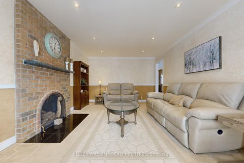 Photo 5 at 45 Hemlock Drive, Raymerville, Markham