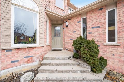 Photo 3 at 7 Meyer Avenue, East Bayfield, Barrie
