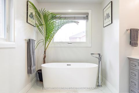 Photo 26 at 7 Meyer Avenue, East Bayfield, Barrie