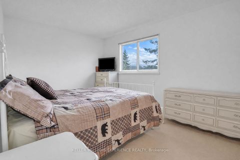 Photo 12 at 21 Knicely Road, Painswick North, Barrie