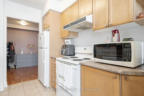 Photo 7 at 609 - 2088 Lawrence Avenue W, Weston, Toronto