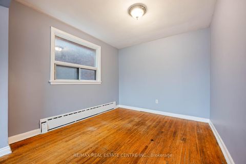 Photo 8 at 10 Lapp Street, Smythe, Toronto