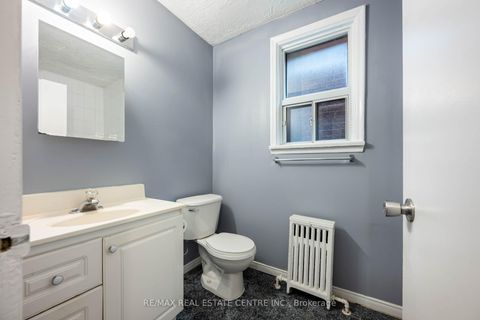 Photo 11 at 10 Lapp Street, Smythe, Toronto