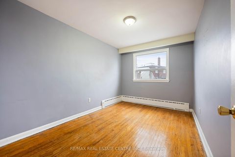 Photo 12 at 10 Lapp Street, Smythe, Toronto