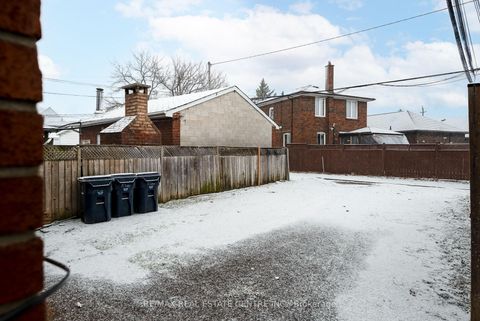 Photo 26 at 10 Lapp Street, Smythe, Toronto