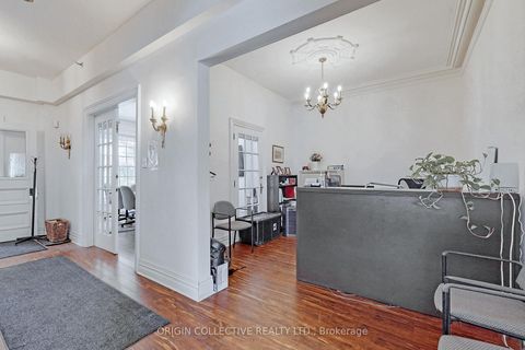 Photo 14 at 1 - 17 Isabella Street, Yonge Corridor, Toronto