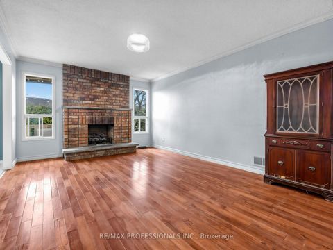 Photo 6 at 5 Coates Crescent, Oak Ridges Lake Wilcox, Richmond Hill