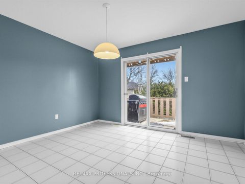 Photo 8 at 5 Coates Crescent, Oak Ridges Lake Wilcox, Richmond Hill