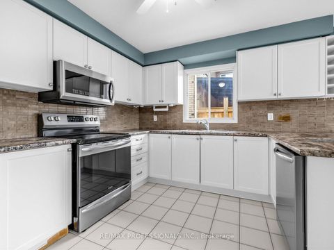 Photo 9 at 5 Coates Crescent, Oak Ridges Lake Wilcox, Richmond Hill