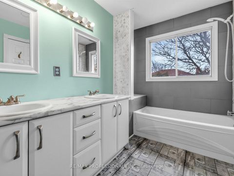 Photo 15 at 5 Coates Crescent, Oak Ridges Lake Wilcox, Richmond Hill