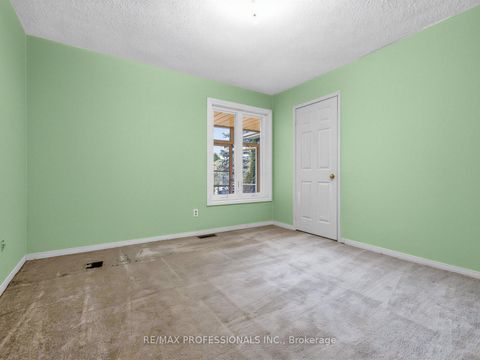 Photo 17 at 5 Coates Crescent, Oak Ridges Lake Wilcox, Richmond Hill