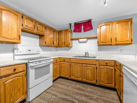 Photo 25 at 5 Coates Crescent, Oak Ridges Lake Wilcox, Richmond Hill