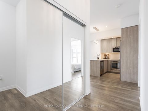 Photo 4 at 1012 - 99 Eagle Rock Way, Rural Vaughan, Vaughan