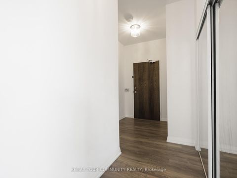 Photo 5 at 1012 - 99 Eagle Rock Way, Rural Vaughan, Vaughan