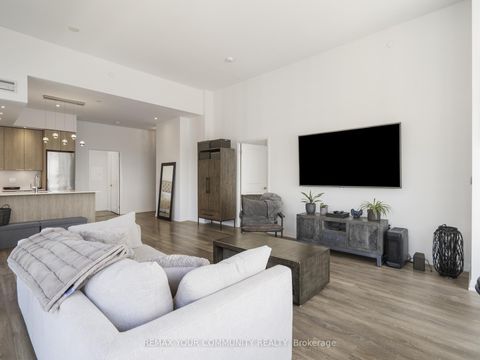 Photo 17 at 1012 - 99 Eagle Rock Way, Rural Vaughan, Vaughan