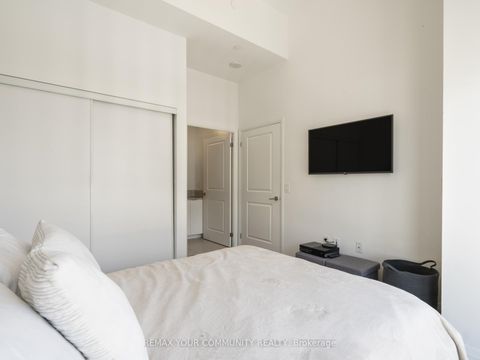 Photo 22 at 1012 - 99 Eagle Rock Way, Rural Vaughan, Vaughan