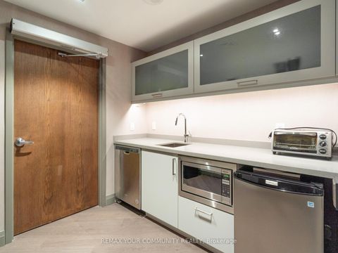 Photo 45 at 1012 - 99 Eagle Rock Way, Rural Vaughan, Vaughan