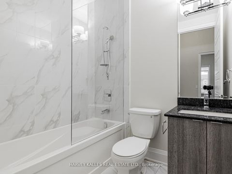 Photo 8 at 112 - 7 Bond Crescent, Oak Ridges, Richmond Hill