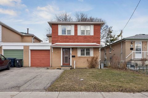 Photo 2 at 56 Green Bush Road, Newtonbrook West, Toronto
