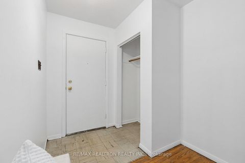 Photo 4 at 56 Green Bush Road, Newtonbrook West, Toronto