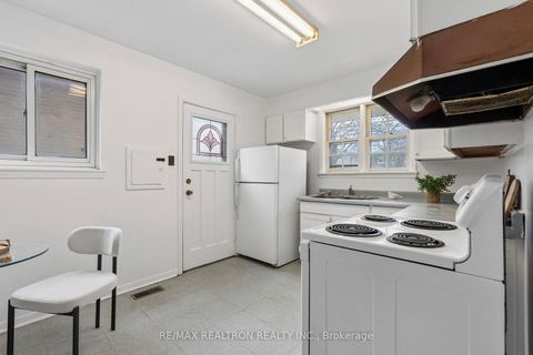 Photo 10 at 56 Green Bush Road, Newtonbrook West, Toronto