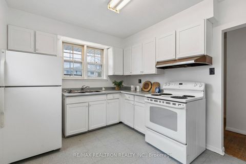 Photo 11 at 56 Green Bush Road, Newtonbrook West, Toronto