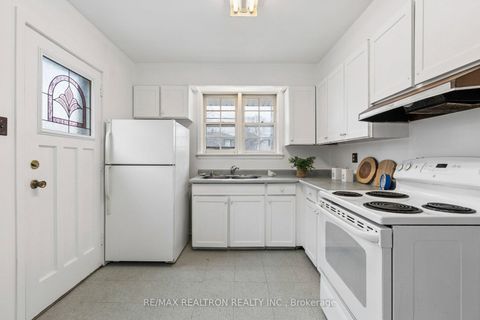 Photo 15 at 56 Green Bush Road, Newtonbrook West, Toronto