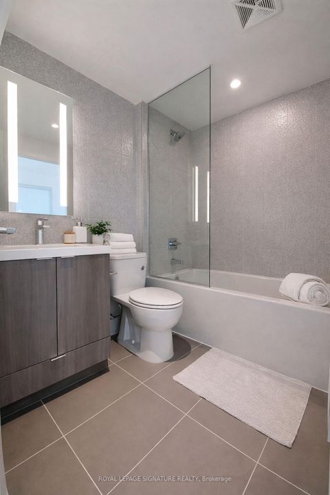 Photo 8 at 2722 - 585 Bloor Street E, North St. James Town, Toronto