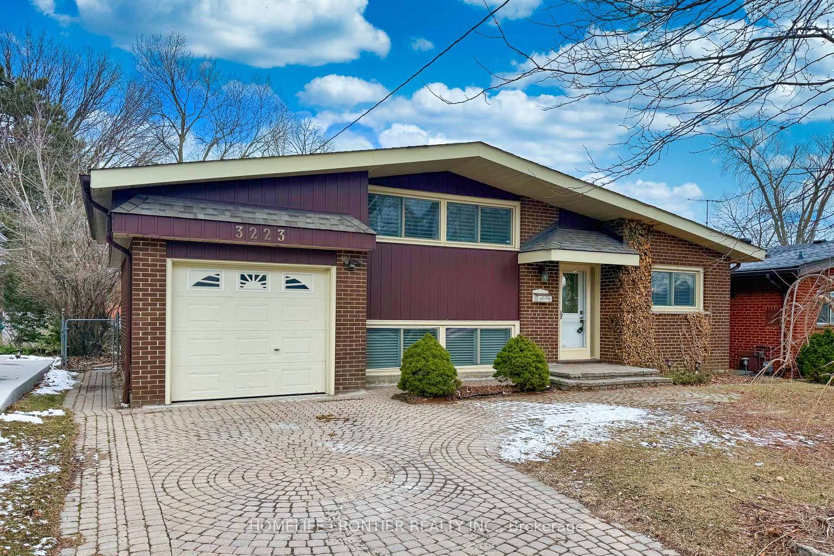 3223 Constitution Boulevard, Applewood, Mississauga 