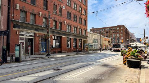 Photo 3 at 703 - 393 King Street W, Waterfront Communities C1, Toronto