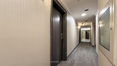 Photo 9 at 703 - 393 King Street W, Waterfront Communities C1, Toronto