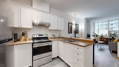 Photo 14 at 703 - 393 King Street W, Waterfront Communities C1, Toronto