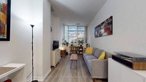 Photo 17 at 703 - 393 King Street W, Waterfront Communities C1, Toronto