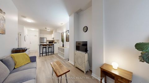 Photo 21 at 703 - 393 King Street W, Waterfront Communities C1, Toronto