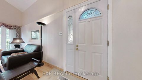 Photo 13 at 6 Abbottswood Road, Bendale, Toronto