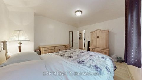 Photo 16 at 6 Abbottswood Road, Bendale, Toronto